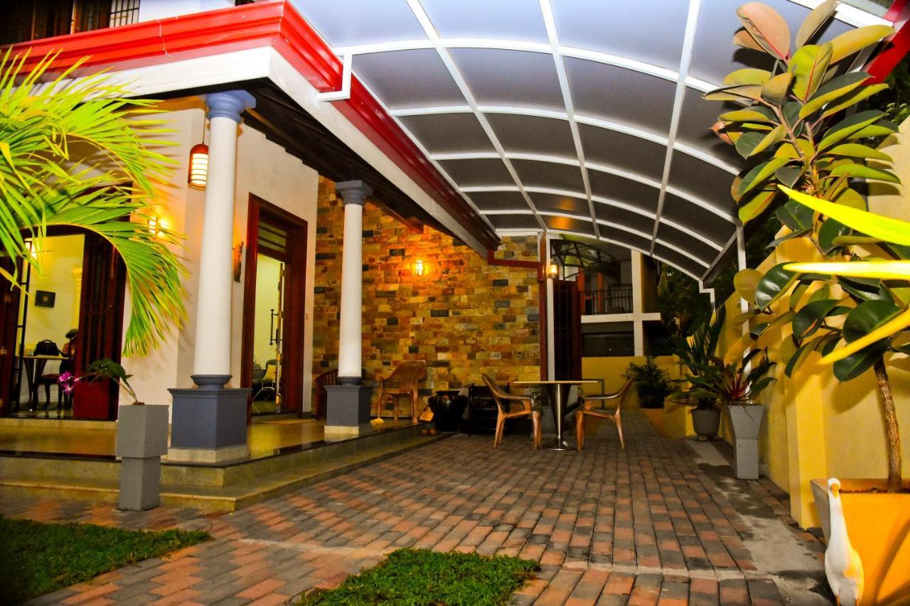 Grand Royal Villa 尼甘布 外观 照片