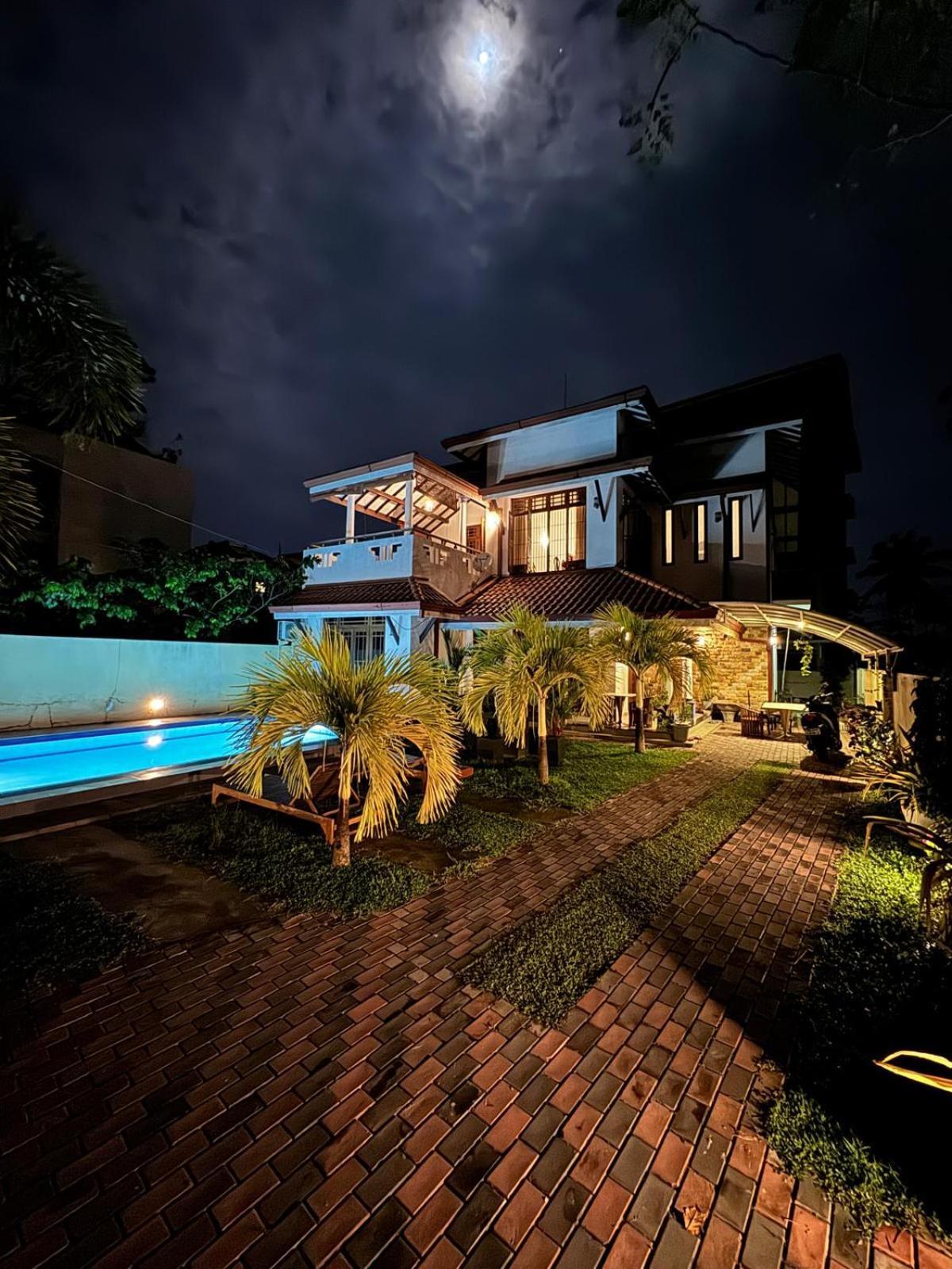 Grand Royal Villa 尼甘布 外观 照片